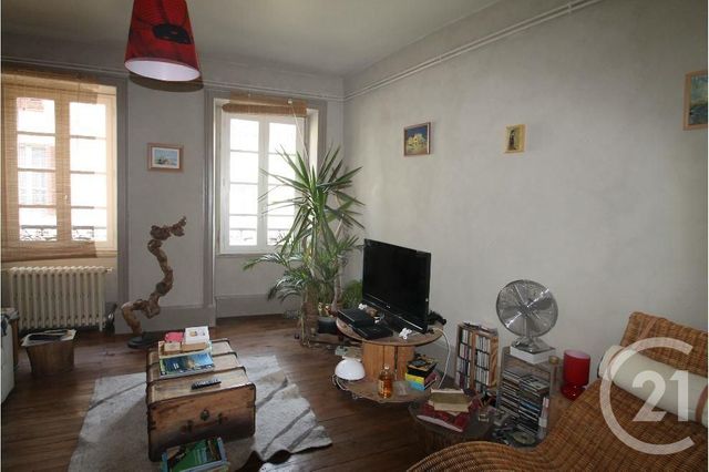 Appartement F2 à louer - 2 pièces - 74,22 m2 - Gannat - 03 - AUVERGNE